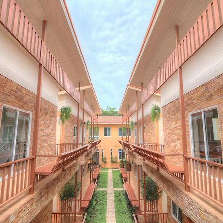 Rak Na Khaoyai Hotel Му Си Екстериор снимка